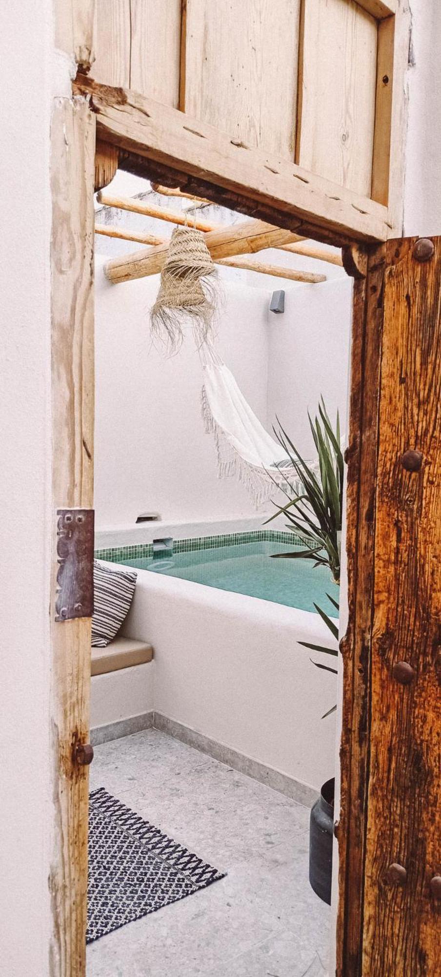 With Private Pool Appartement